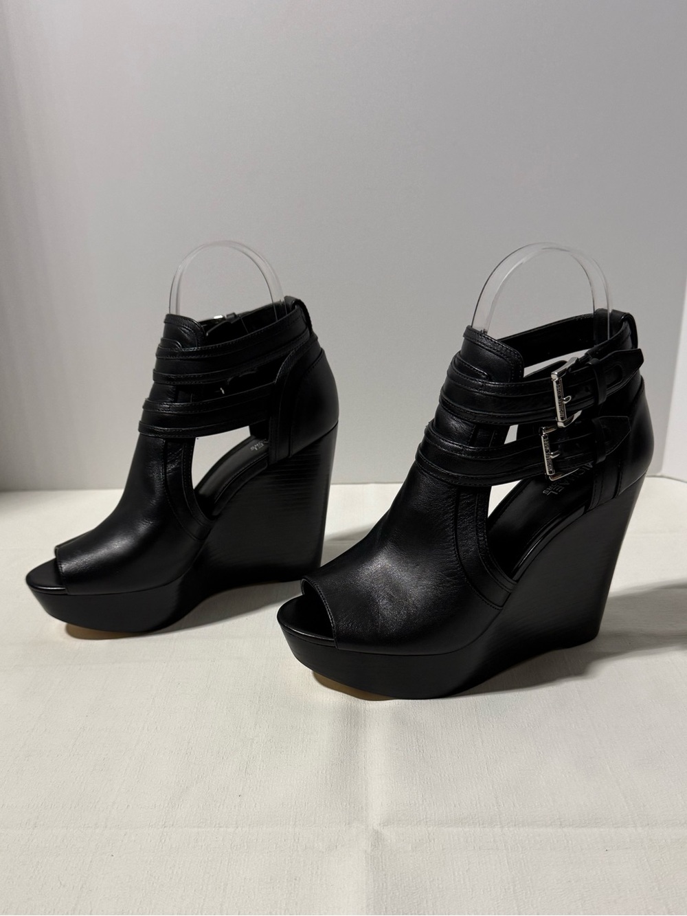 Michael Kors Blaze Black Leather Peep-Toe Platform Wedges – Size 6.5